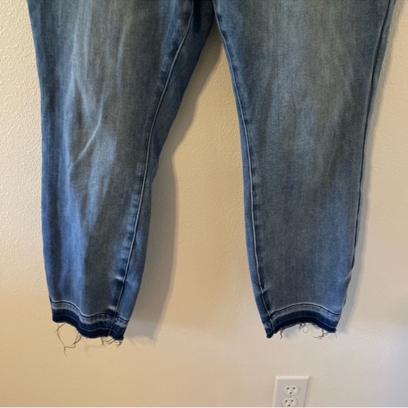Judy Blue Thermadenim Undone Hem Boyfriend Jean Stretch Released Hem-5/27 - Picture 10 of 12